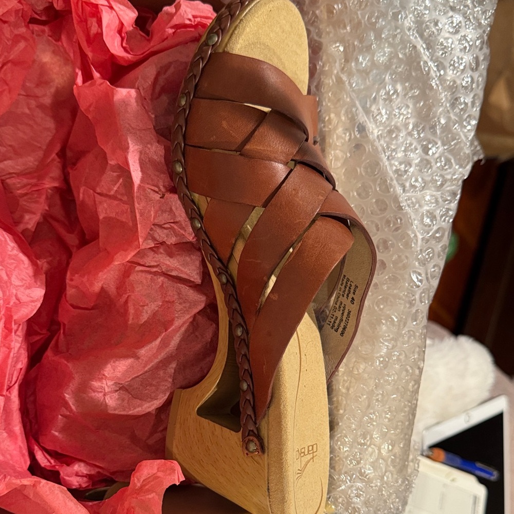 Dansko sz 40 Brown Leather Women's Sandals NIB